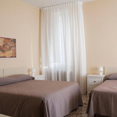 Hotel Stipino ลุคคา ภายนอก รูปภาพ