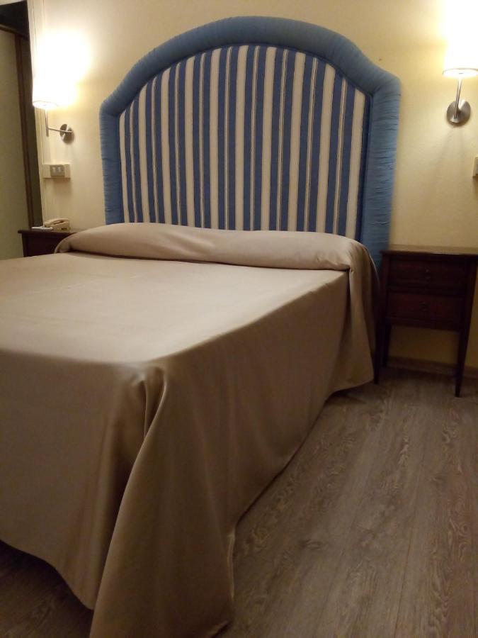 Hotel Stipino ลุคคา ภายนอก รูปภาพ