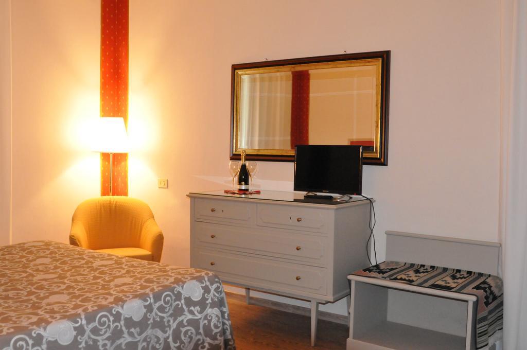 Hotel Stipino ลุคคา ห้อง รูปภาพ
