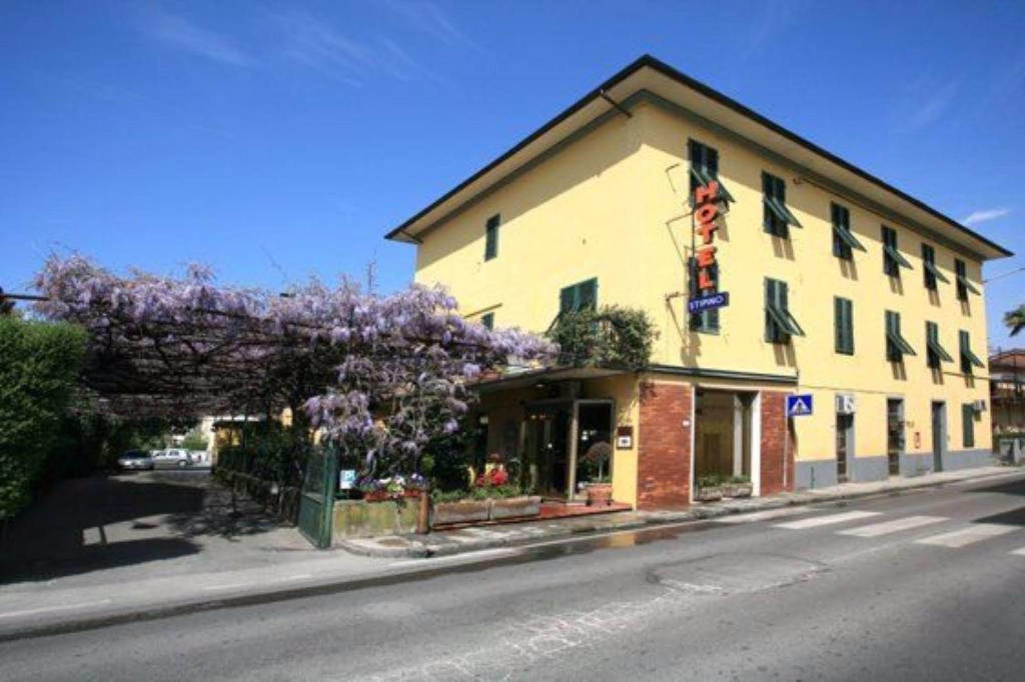 Hotel Stipino ลุคคา ภายนอก รูปภาพ